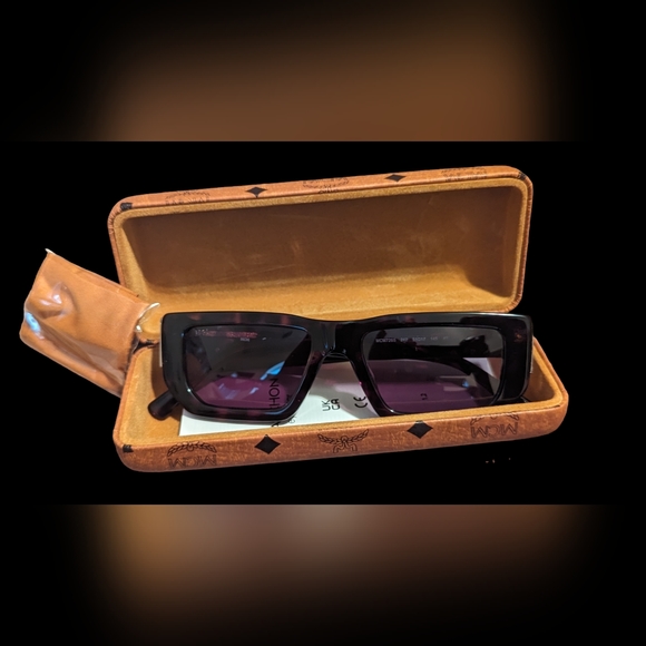 NEW - MCM Sunglasses, New with Case AUTHENTIC‼️ - Picture 3 of 5